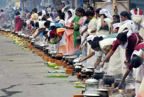 പണ്ടാരയടുപ്പിന് തീപകര്ന്നു; അനന്തപുരി യാഗഭൂമിയായി മാറി, പൊങ്കാലയര്പ്പിക്കാന് എത്തിയത് ആയിരക്കണക്കിന് സ്ത്രീകള്