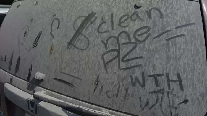 യുഎ ഇയിൽ വൃത്തിഹീനമായ കാറുകൾക്ക് 3,000 ദിർഹം പിഴ