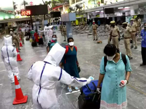 ജില്ലയ്ക്കുള്ളില് ബസ് സര്വീസ് തുടങ്ങും; നിരക്ക് കൂട്ടും; ഓട്ടോറിക്ഷയ്ക്കും സര്വീസ് നടത്താന് അനുമതി; നാലാംഘട്ട ലോക്ഡൗണിന്റെ ഭാഗമായി പുതിയ നിര്ദേശങ്ങളും ഇളവുകളും പുറത്തുവിട്ട് സംസ്ഥാന സര്ക്കാര്