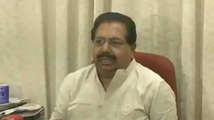 കോണ്ഗ്രസില് നിന്നു രാജിവച്ച മുതിര്ന്ന നേതാവ് പി സി ചാക്കോ എന്സിപിയില് ചേര്ന്നു