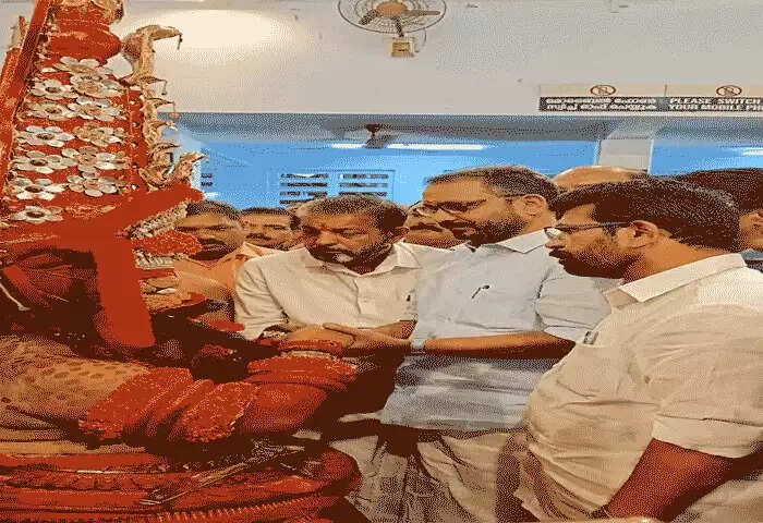 Kerala Padayatra | പറശ്ശിനിക്കടവ് മുത്തപ്പനെ വണങ്ങി കെ സുരേന്ദ്രന് നയിക്കുന്ന കേരള പദയാത്രയ്ക്ക് കണ്ണൂരില് തുടക്കം