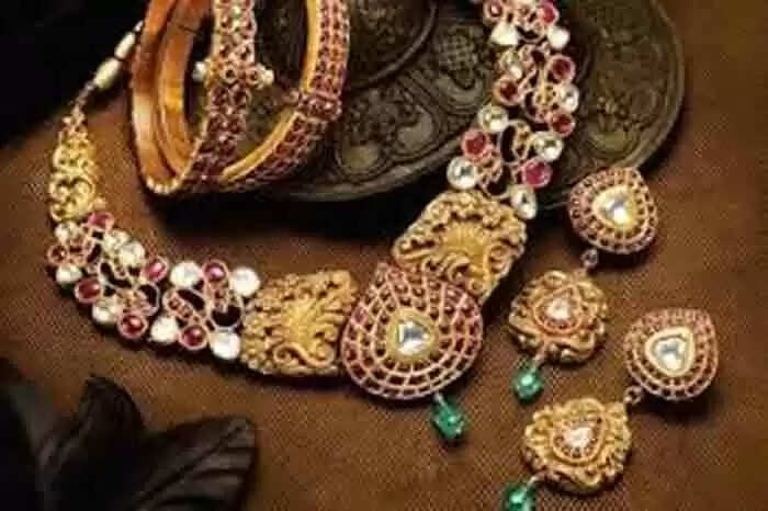 3 ദിവസത്തിനുശേഷം സ്വര്ണത്തിന് 160 രൂപ കുറഞ്ഞ് പവന് 37,360 രൂപ ആയി