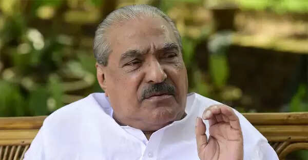 മാണിയുടെ മൃതദേഹം സ്വവസതിയിലെത്തിച്ചു; സംസ്കാരം വൈകീട്ട്