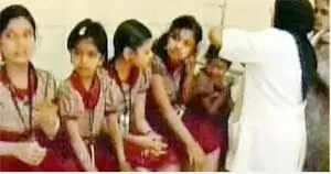 സമരാനുകൂലികള് വീണ്ടും സ്കൂളില് നായ്ക്കരുണപ്പൊടി വിതറി