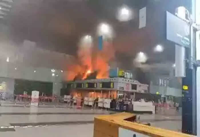 Fire | കൊല്കത്ത വിമാനത്താവളത്തിലുണ്ടായ തീപ്പിടിത്തം അണച്ചു; ആളപായമില്ല