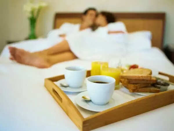 എന്നെന്നും ചെറുപ്പം നിലനിര്ത്താന് പ്രണയവും ലൈംഗികതയും