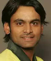 ട്വന്റി 20 ലോകകപ്പ്: റസാഖും അക്മലും പാക് ടീമില്