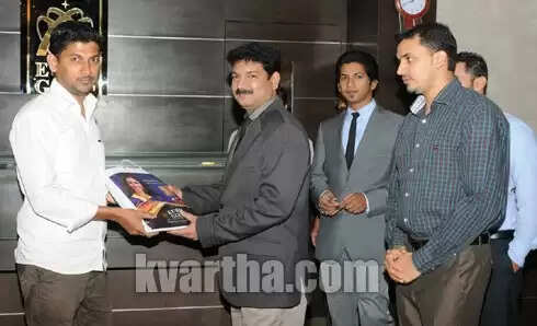 ഫോട്ടോ മത്സരം: സമ്മാനങ്ങള് നല്കി; ഒരു പവന് ഉറ്റവര് നഷ്ടപ്പെട്ടവര്ക്ക്