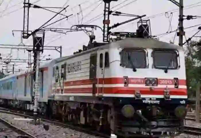 Railway | ട്രെയിൻ ടിക്കറ്റ് ബുക്കിങ് രംഗത്തേക്കും അദാനി; മൊബൈൽ ആപ്പിലും വെബ്സൈറ്റിലും സേവനം; എങ്ങനെ ബുക്ക് ചെയ്യാമെന്നും സവിശേഷതകളും അറിയാം