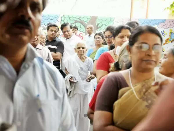 12 സംസ്ഥാനങ്ങളില് അഞ്ചാംഘട്ട വോട്ടെടുപ്പ് ആരംഭിച്ചു
