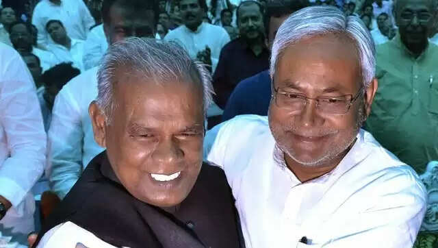 ബീഹാറില് രാഷ്ട്രീയ കളികള് മുറുകുന്നു; സ്പീക്കര് ഭരണ കക്ഷി എം.എല്.എയെ പ്രതിപക്ഷ നേതാവായി പ്രഖ്യാപിച്ചു