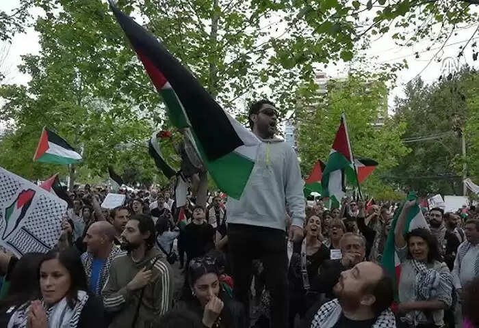 Palestinian | അറബ് ലോകത്തിന് പുറത്ത് ഫലസ്തീൻ വംശജർ ഏറ്റവും കൂടുതലുള്ളത് ഈ തെക്കേ അമേരിക്കൻ രാജ്യത്ത്! സാമ്പത്തികം മുതൽ രാഷ്ട്രീയത്തിൽ വരെ സ്വാധീനം; സ്ഥിരതാമസമാക്കുകയും വിജയഗാഥ രചിക്കുകയും ചെയ്തത് ഇങ്ങനെ
