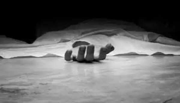 രണ്ടാം വിവാഹത്തിന് തടസമായി തോന്നി; അഞ്ചും രണ്ടരയും വയസ്സുള്ള പെണ്മക്കളെ പിതാവ് ഇഷ്ടികയ്ക്ക് അടിച്ചു കൊലപ്പെടുത്തി