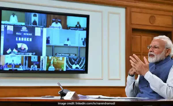 ലോക് ഡൗണ് ഇനിയും നീളുമോ? മുഖ്യമന്ത്രിമാരുമായുള്ള പ്രധാനമന്ത്രി നരേന്ദ്ര മോദി യുടെ വീഡിയോ കോണ്ഫറന്സ് തിങ്കളാഴ്ച വൈകിട്ട് 3മണിക്ക്