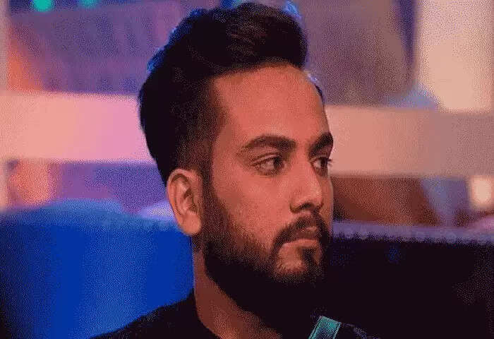 Elvish Yadav | 'സെല്ഫിയെടുക്കാന് വിസമ്മതിച്ചതിന് ബിഗ് ബോസ് ജേതാവ് എല്വിഷ് യാദവിന് നേരെ മര്ദനം'