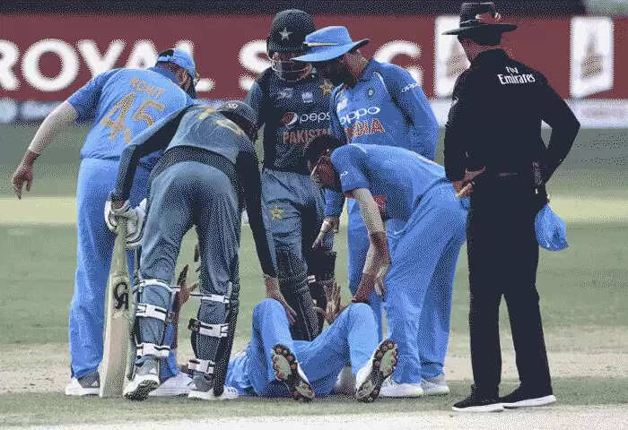 Hardik Pandya | പരുക്ക്: ലോകകപ്പ് ടീമില്നിന്ന് ഹര്ദിക് പാണ്ഡ്യ പുറത്ത്; പകരക്കാരന് പ്രസിദ്ധ് കൃഷ്ണ