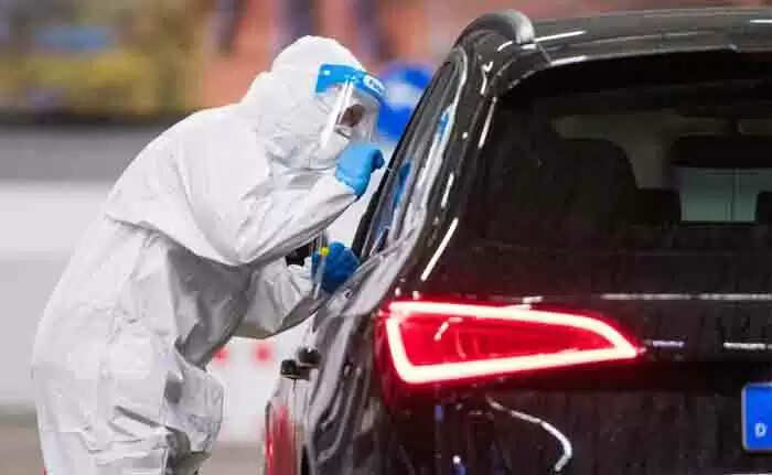 അല്പം ആശ്വസിക്കാം; സംസ്ഥാനത്ത് തിങ്കളാഴ്ച കോവിഡ് സ്ഥിരീകരിച്ചത് 26,011 പേര്ക്ക്, മരണം 45