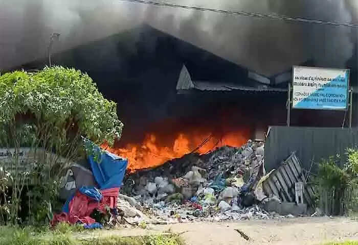 Fire | കോഴിക്കോട് നഗരസഭയിലെ മാലിന്യ സംസ്കരണ കേന്ദ്രത്തില് വന് തീപ്പിടിത്തം; അണയ്ക്കാനുള്ള ശ്രമം തുടരുന്നു