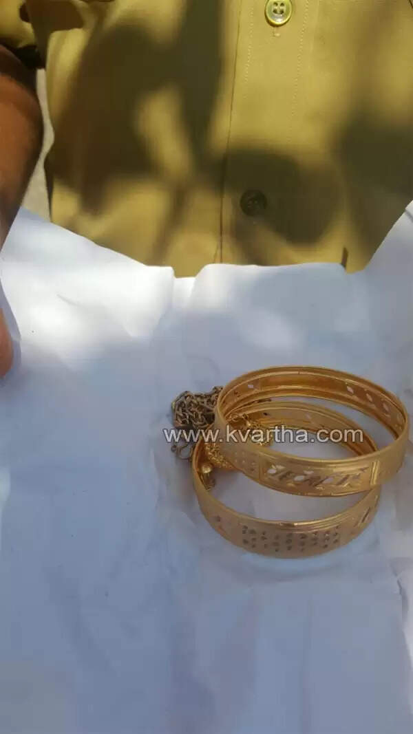 കാസര്കോട്ടെ തുടര്ച്ചയായ കൊലപാതകങ്ങള്ക്ക് തുമ്പുണ്ടാക്കി പോലീസ്; സുബൈദ വധക്കേസില് 2 പ്രതികള് പിടിയില്, തൊണ്ടി മുതലുകള് കണ്ടെത്തി, കൊലയ്ക്ക് പ്രേരിപ്പിച്ചത് പണത്തോടും പൊന്നിനോടുമുള്ള അടങ്ങാത്ത മോഹം