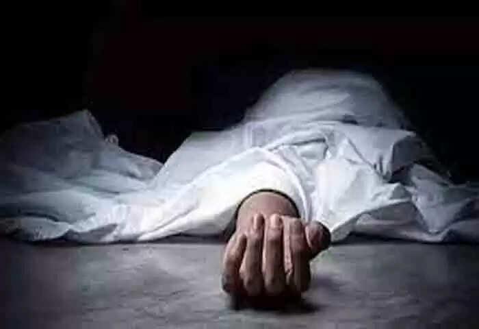 Killed | 'ഭിക്ഷ യാചിക്കുന്നവര് തമ്മിലുള്ള സംഘര്ഷം കലാശിച്ചത് കത്തിക്കുത്തില്'; കൊച്ചി നഗര മധ്യത്തില് യുവാവ് കുത്തേറ്റ് മരിച്ചു