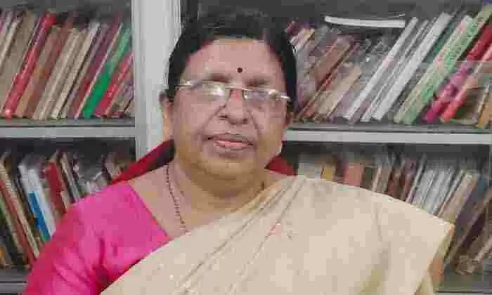 ചാനല് ചര്ചകളില് സ്ത്രീവിരുദ്ധ പരാമര്ശ രീതികള് തുടരുന്നത് നിര്ത്തണം, വനിതകളുടെ അന്തസിന് പോറലേല്പ്പിക്കുന്ന ഒരു പ്രവൃത്തിയും അംഗീകരിക്കില്ല: പി സതീദേവി