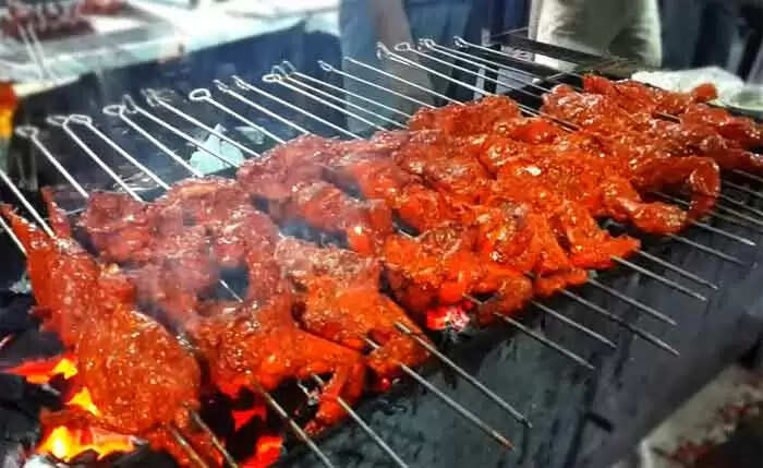 പൊതുനിരത്തുകളില് നോണ്വെജ് ഭക്ഷണം പരസ്യമായി പ്രദര്ശിപ്പിച്ചുകൊണ്ടുള്ള വില്പനയ്ക്ക് വിലക്ക്