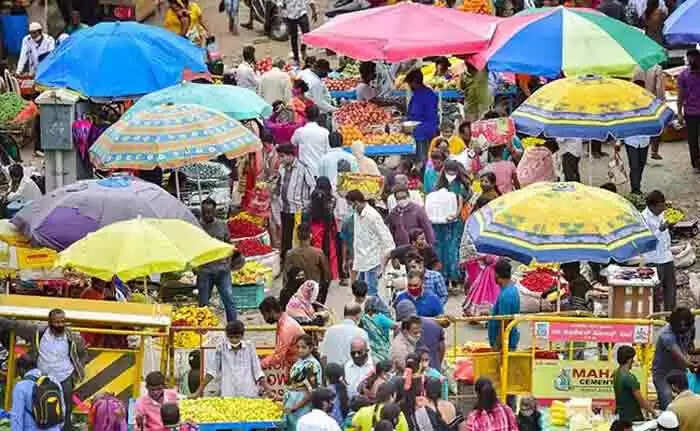 കോവിഡ് മൂന്നാം തരംഗം പടിവാതില്ക്കല്; ആഘോഷങ്ങള് പിന്നെയാകാം; ജാഗ്രത കൈവിടരുതെന്ന മുന്നറിയിപ്പുമായി ഐ എം എ