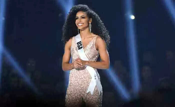 മുന് മിസ് അമേരിക ചെസ്ലി ക്രിസ്റ്റ് 60 നില കെട്ടിടത്തില് നിന്ന് വീണുമരിച്ച നിലയില്