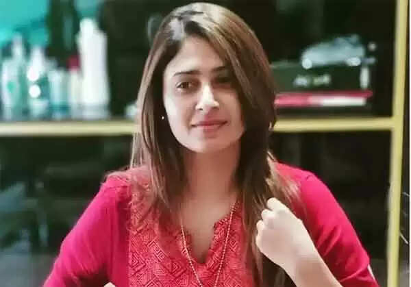 ലക്ഷദ്വീപിലെ മനുഷ്യാവകാശ പോരാട്ടങ്ങളുടെ മുന്നിരയില്നിന്ന് പ്രവര്ത്തിച്ച ആയിശ സുല്താനയ്ക്ക് മുഹമ്മദ് അബ്ദുറഹിമാന് സ്മാരക പുരസ്കാരം