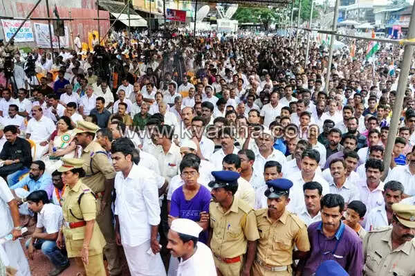 കോണ്ഗ്രസിനെ ആരും എഴുതിത്തള്ളേണ്ട, ശക്തമായി തിരിച്ചുവരും: ഉമ്മന് ചാണ്ടി