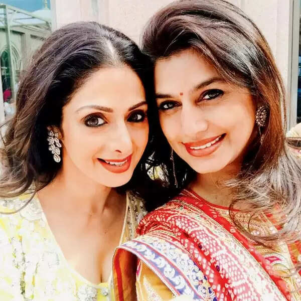 ശ്രീദേവിക്ക് ഇന്ത്യയില് നിന്നും പോകുമ്പോള് തന്നെ ശാരീരിക അസ്വസ്ഥതകള് ഉണ്ടായിരുന്നു, വിവാഹത്തില് പങ്കെടുത്തത് പനിയുടെ അസ്വസ്ഥതകളോടെ; സുഹൃത്ത് പിങ്കി റെഡ്ഡിയുടെ വെളിപ്പെടുത്തല്