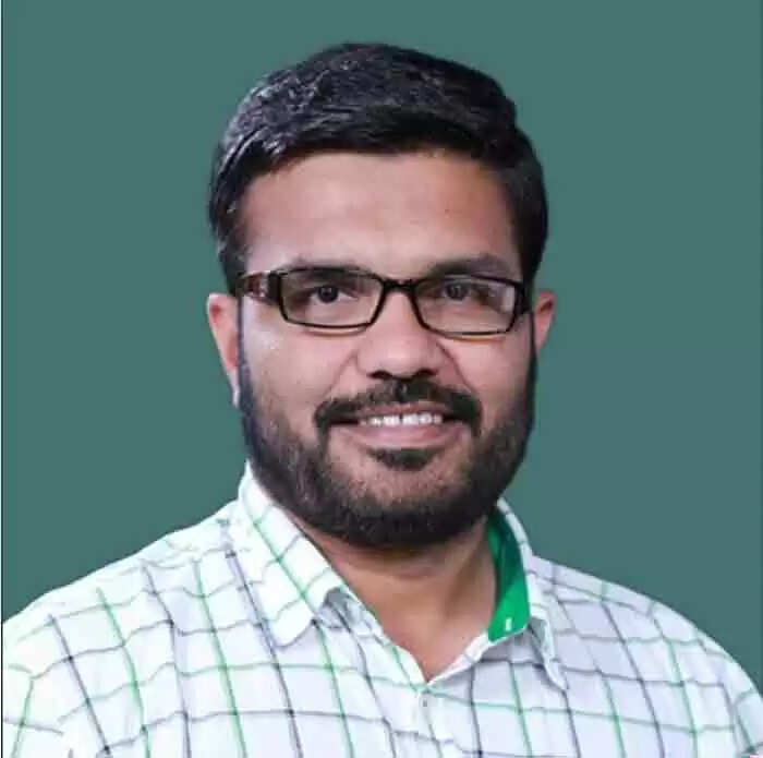 തൃത്താലയില് വ്യക്തികള് തമ്മിലല്ല രാഷ്ട്രീയ നയങ്ങള് തമ്മിലാണ് മത്സരമെന്ന് എം ബി രാജേഷ്