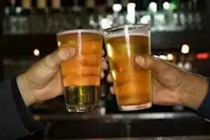 ഹൈക്കോടതി വിധി വരുംവരെ ബാറുകള് പൂട്ടരുതെന്ന് സുപ്രീംകോടതി