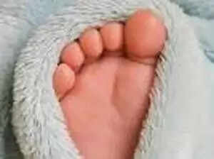 ജനിച്ച് ഒരാഴ്ചയ്ക്ക് ശേഷം 'ആണ്കുഞ്ഞ് പെണ്കുഞ്ഞായി'