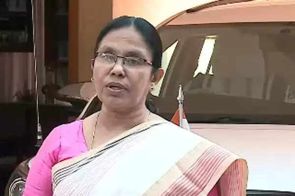 കൊവിഡ് പ്രതിരോധം; സംസ്ഥാനത്തിന്റെ പരിശ്രമത്തിന് ഫലം ലഭിക്കുന്നുണ്ട്, പൂര്ണമായി ആശ്വസിക്കാറായിട്ടില്ലെന്നും മന്ത്രി കെ കെ ശൈലജ