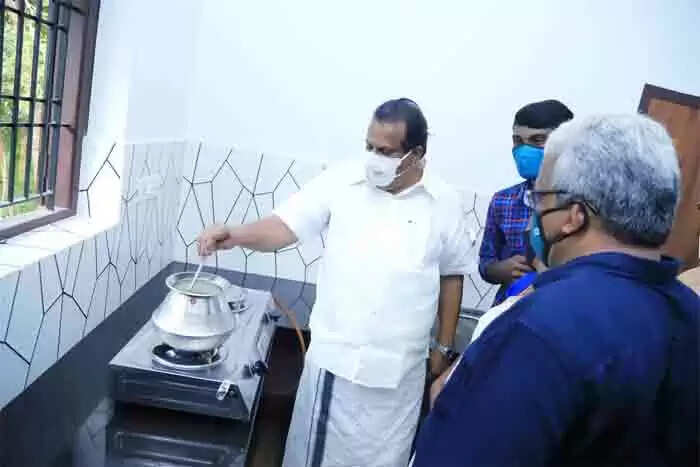 ആരോഗ്യമുള്ള ജനതയെ സൃഷ്ടിക്കലാണ് കായിക ക്ഷേമ വകുപ്പിന്റെ ലക്ഷ്യം; എല്ലാവര്ക്കും ആരോഗ്യം ഉറപ്പു വരുത്താന് കായിക പരിശീലനങ്ങളും യോഗയും സഹായകമാണെന്നും മന്ത്രി ഇ പി ജയരാജന്
