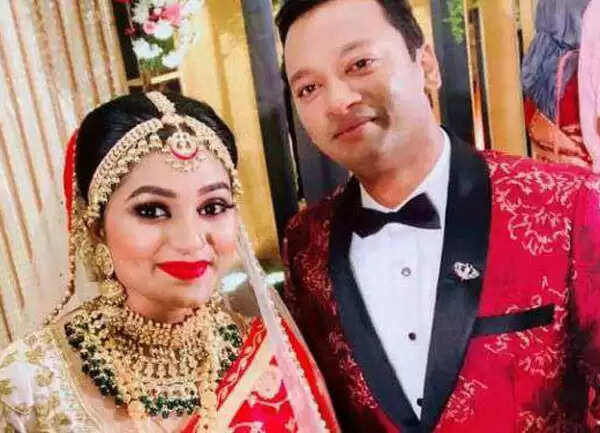 നടന് ജഗതി ശ്രീകുമാറിന്റെ മകള് ശ്രീലക്ഷമി വിവാഹിതയായി; നവദമ്പതികളെ അനുഗ്രഹിക്കാന് പ്രമുഖരെത്തി