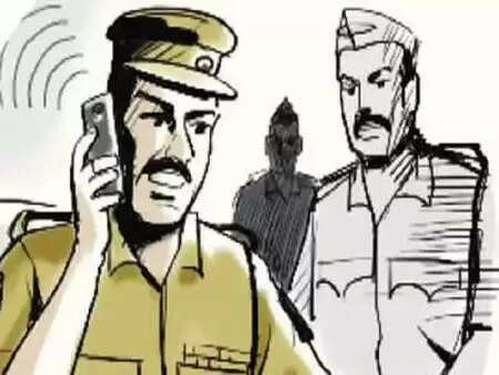രണ്ടാം വിവാഹം കഴിച്ച പിതാവിനെ മക്കള് കഴുത്തറുത്ത് കൊലപ്പെടുത്തി; പ്രതികള് അറസ്റ്റില്