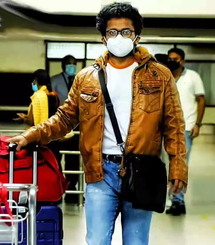 'മൊബൈല് കയ്യില് കിട്ടിയപ്പോഴാണ് ഒരുപാട് പേര് എനിക്കായി സ്നേഹിച്ചു, പ്രാര്ഥിച്ചു എന്നൊക്കെ മനസിലായത്, എന്തു പറയണം എന്നറിയില്ല, എന്റെ ചിത്രമൊക്കെ ഡിപി ആയി ആളുകള് ഇടുന്നത്, സിനിമയില് വന്നിട്ട് ആദ്യമായാണ് കാണുന്നത്; ബിഗ് ബോസ് സീസണ് -3 യില് നിന്നും പുറത്തിറങ്ങിയ മണിക്കുട്ടന്റെ പ്രതികരണം