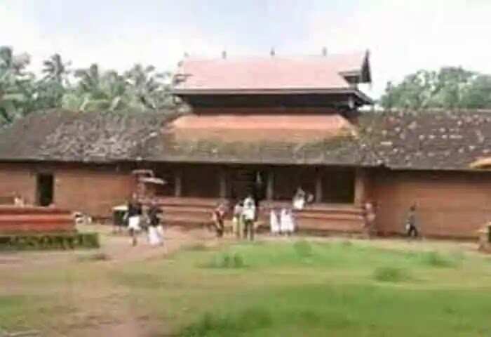 Fireworks banned | ചെറുകുന്ന് അന്നപൂർണേശ്വരി ക്ഷേത്രത്തിലെ വെടിക്കെട്ട് നിരോധിച്ചു