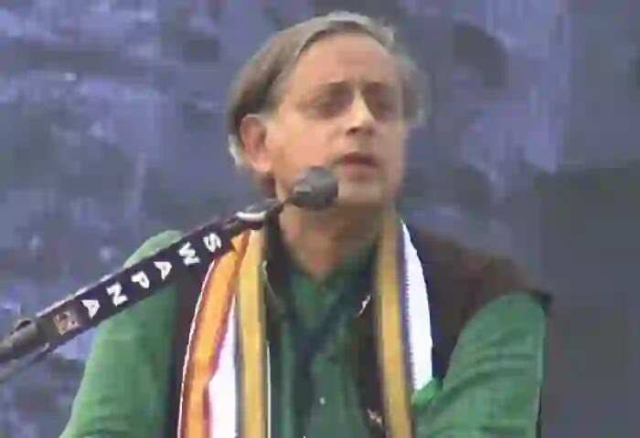 Shashi Tharoor | മുസ്ലിം ലീഗ് സംഘടിപ്പിച്ച മനുഷ്യാവകാശ റാലിയില് ഹമാസിനെ ഭീകരവാദികളെന്ന് വിശേഷിപ്പിച്ച് ശശി തരൂര്; പ്രസംഗം വിവാദത്തില്; സാമൂഹ്യ മാധ്യമങ്ങളില് വിമര്ശനം