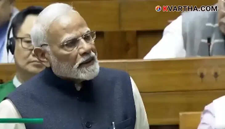 PM Modi discussing 11 proposals