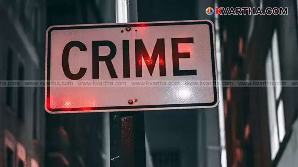 Police conducting investigation near a house where a body was found in Panachamoodu, Thiruvananthapuram.