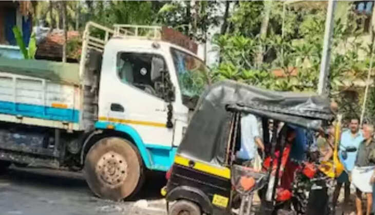 Accident scene at Pilathara, Kannur