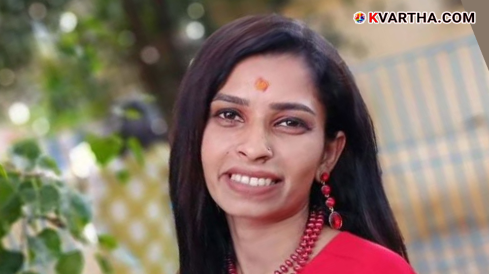 A symbolic scene of Renu Sudhi and Kollam Sudhi's son Kichu.