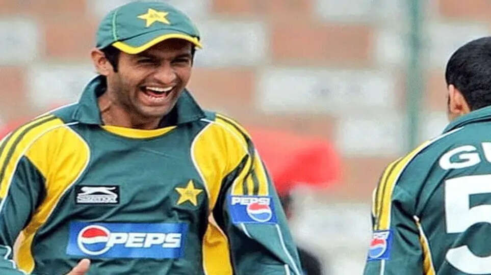 Shoaib Malik urges India to visit Pakistan