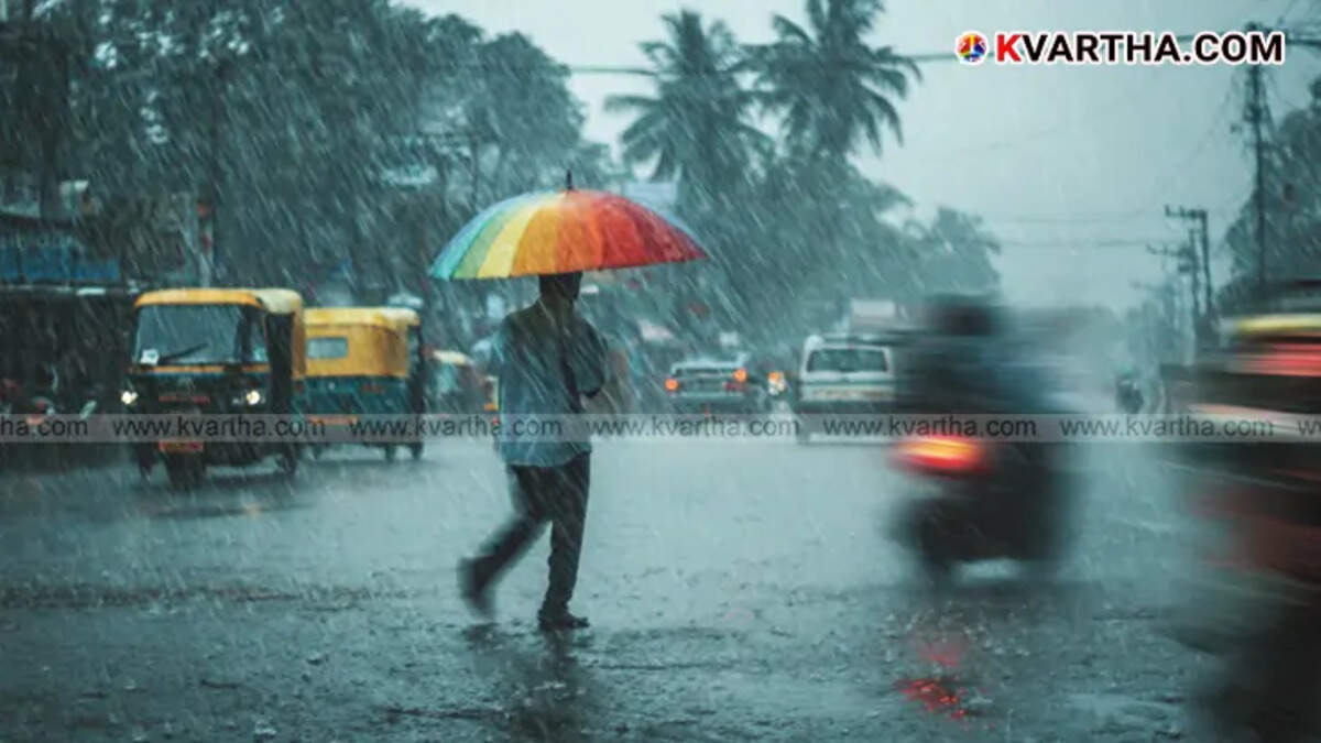 A street in Kerala submerged in heavy rain water.