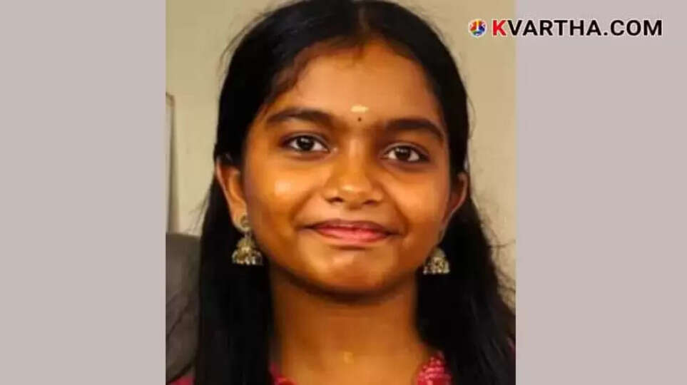 14-Year-Old Divya Chases and Catches Thief Who Snatched Mother's Gold Chain