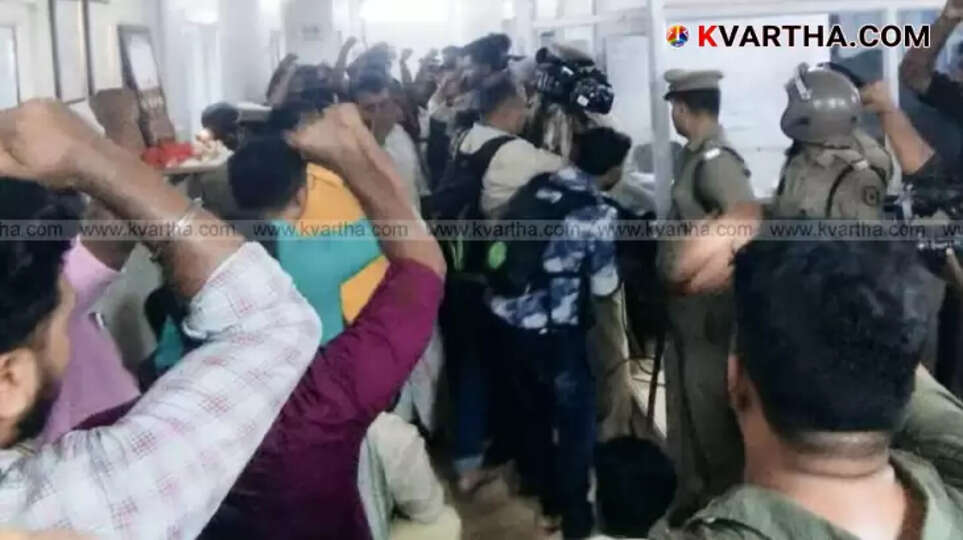 DYFI protest march against national highway construction irregularities in Taliparamba.