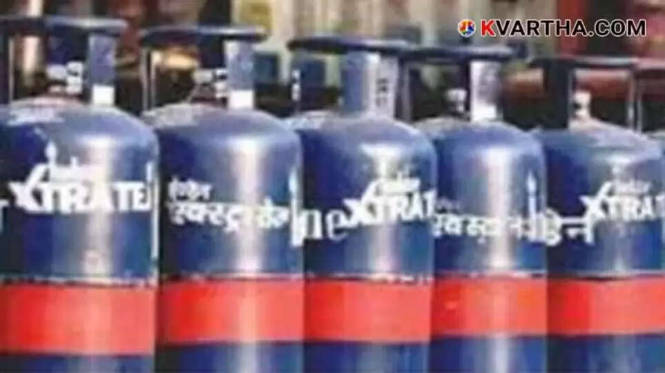 Commercial LPG Cylinder Price Reduced by Four Rupees; Now 1599 Rupees for 19 kg Cylinder